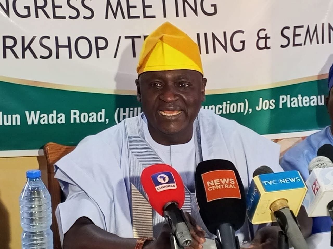 Gov. Cuts Land Title Processing From 46 To 25 Stages in Plateau